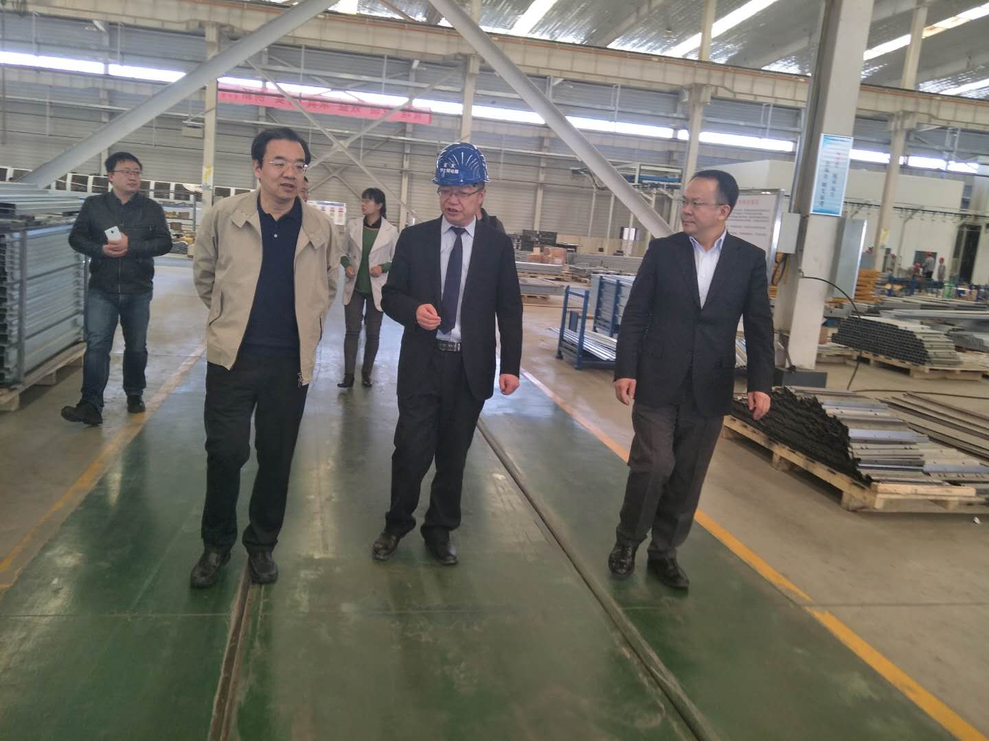 财务部驻甘专员效劳处党组书记杨瑞金，兰州市副市长牛向东一行旅行考察兰州新区拉斯维加斯游戏3499伊士顿电梯厂