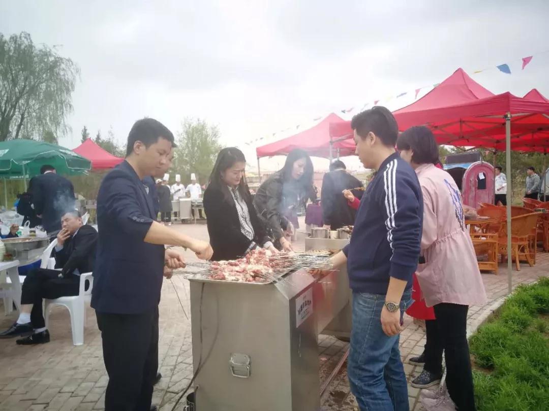 兰州拉斯维加斯游戏3499集团举行迎“五•一” 春游联欢活动